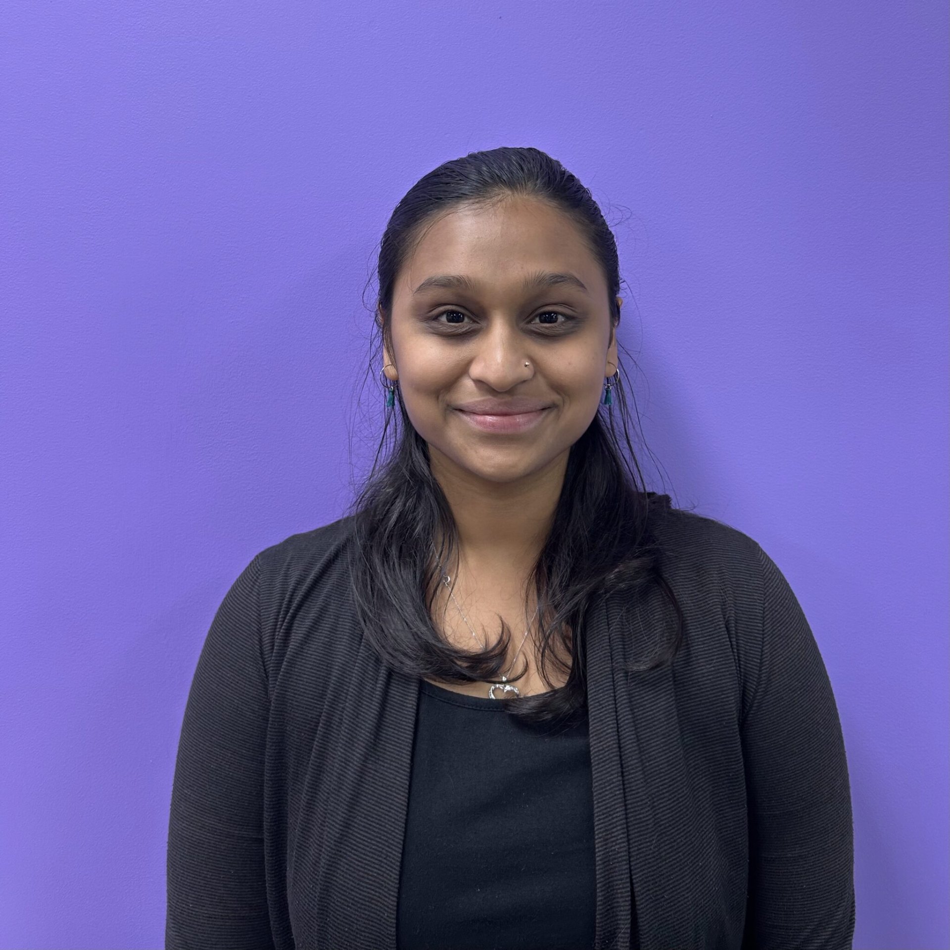 Adya R, Knoji tutor